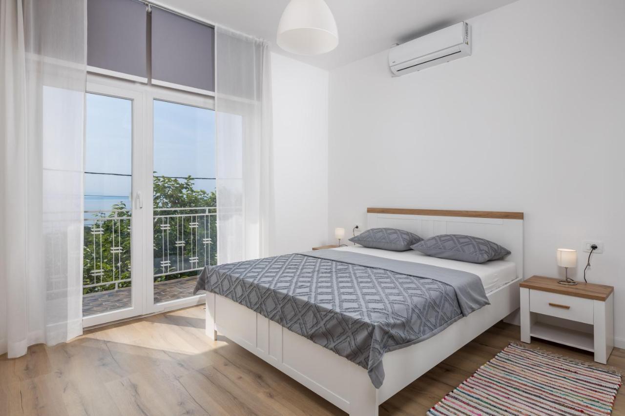 Apartment Div